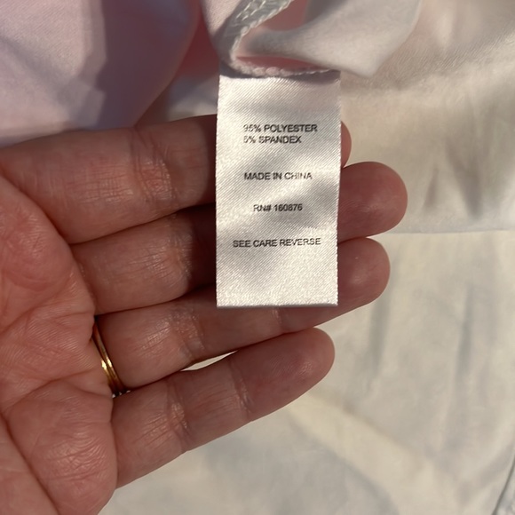 🟡2/$15⭐️Sakurafina pink and white shirt - Picture 4 of 6